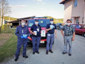 Gasilci raznasajo maske, foto arhiv PGD Mirna